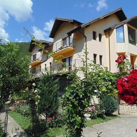 Eden Maison 3*