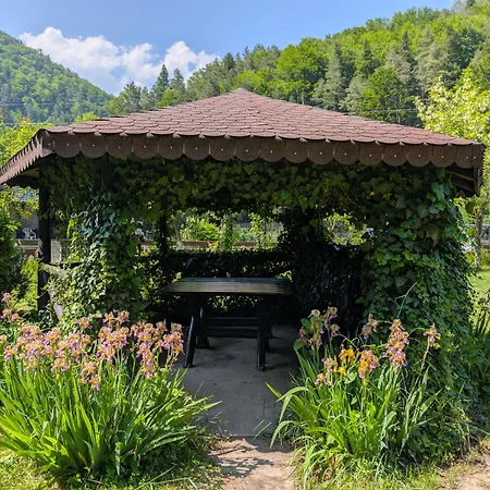 招待所 Eden Maison 斯兰默多瓦