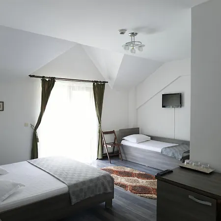 Eden Maison 招待所 3*